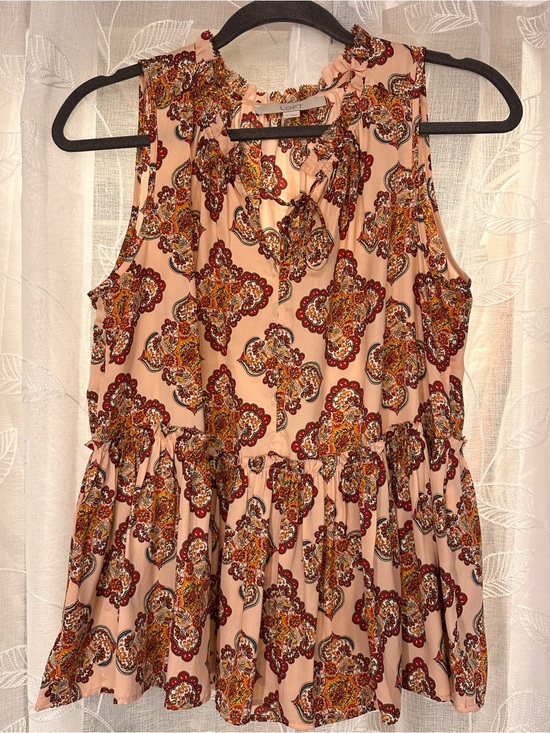 LOFT Tops - LOFT Pink Paisley-Print Peplum Camisole